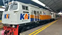 KAI Daop 8 Surabaya menambah 8 delapan kereta api sambut libur Natal dan tahun baru. (Dian Kurniawan/Liputan6.com)