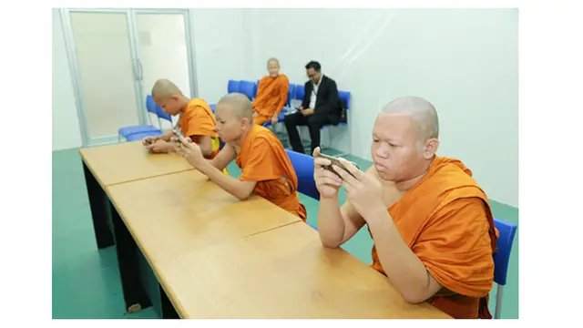Viral, 4 Calon Biksu Ini Jadi Juara Turnamen Esport