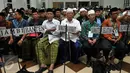 Peserta Muktamar NU ke-33 mengikuti pertemuan di Aula Yusuf Hasyim Ponpes Tebu Ireng, Jombang, Rabu (5/8/2015). Mereka adalah peserta yang kecewa terhadap berlakunya mekanisme AHWA yang diterapkan untuk memilih Rais Aam. (Liputan6.com/Johan Tallo)