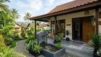 10 Desain Rumah Desa Sederhana dengan Pancuran Mini di Teras, Nuansa Relaksasi