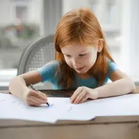 Seorang anak yang sedang belajar (Foto dok : pexels/olly).