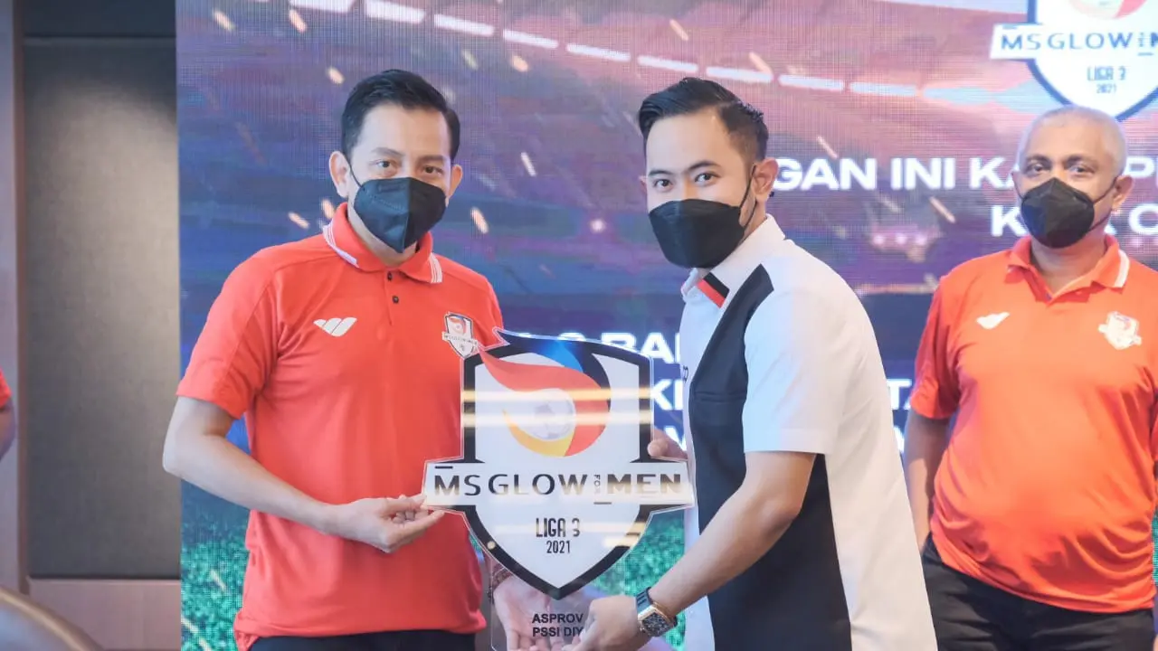 Gilang Widya Pramana bos MS Glow saat peresmian Liga 3