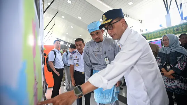 Menteri Perhubungan (Menhub) Budi Karya Sumadi bertemu dengan Wali Kota Medan Bobby Nasution membahas mengenai transportasi perkotaan. (Dok Kemenhub)