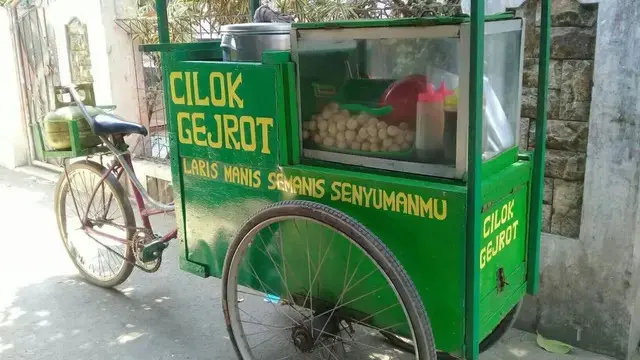 6 Tulisan Bak Gombalan di Gerobak Jualan Ini Bikin Pembeli Senyum Sendiri