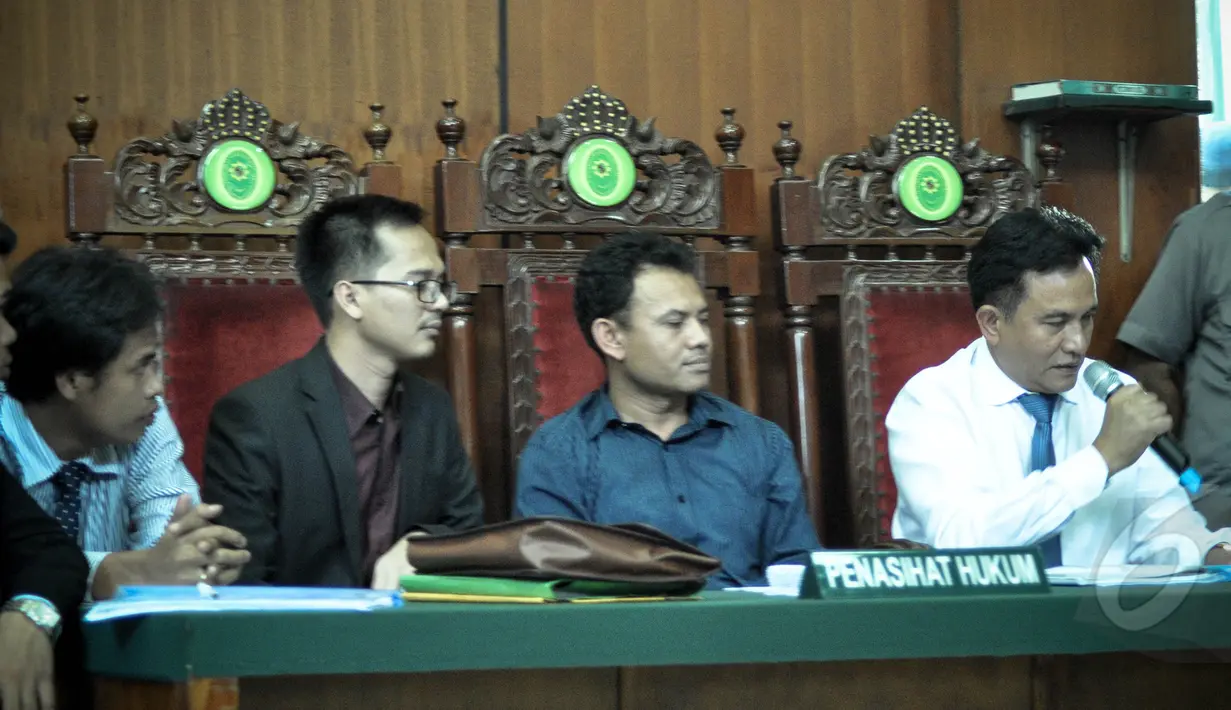 Kuasa hukum DPP Partai Golkar, Yusril Ihza Mahendra saat menghadiri sengketa pengurusan Partai Golkar di PN Jakarta Utara, Selasa (31/3/2015). Yusril setuju dengan upaya mediasi, namun dia berharap dilakukan kurang dari 40 hari(Liputan6.com/Faizal Fanani)