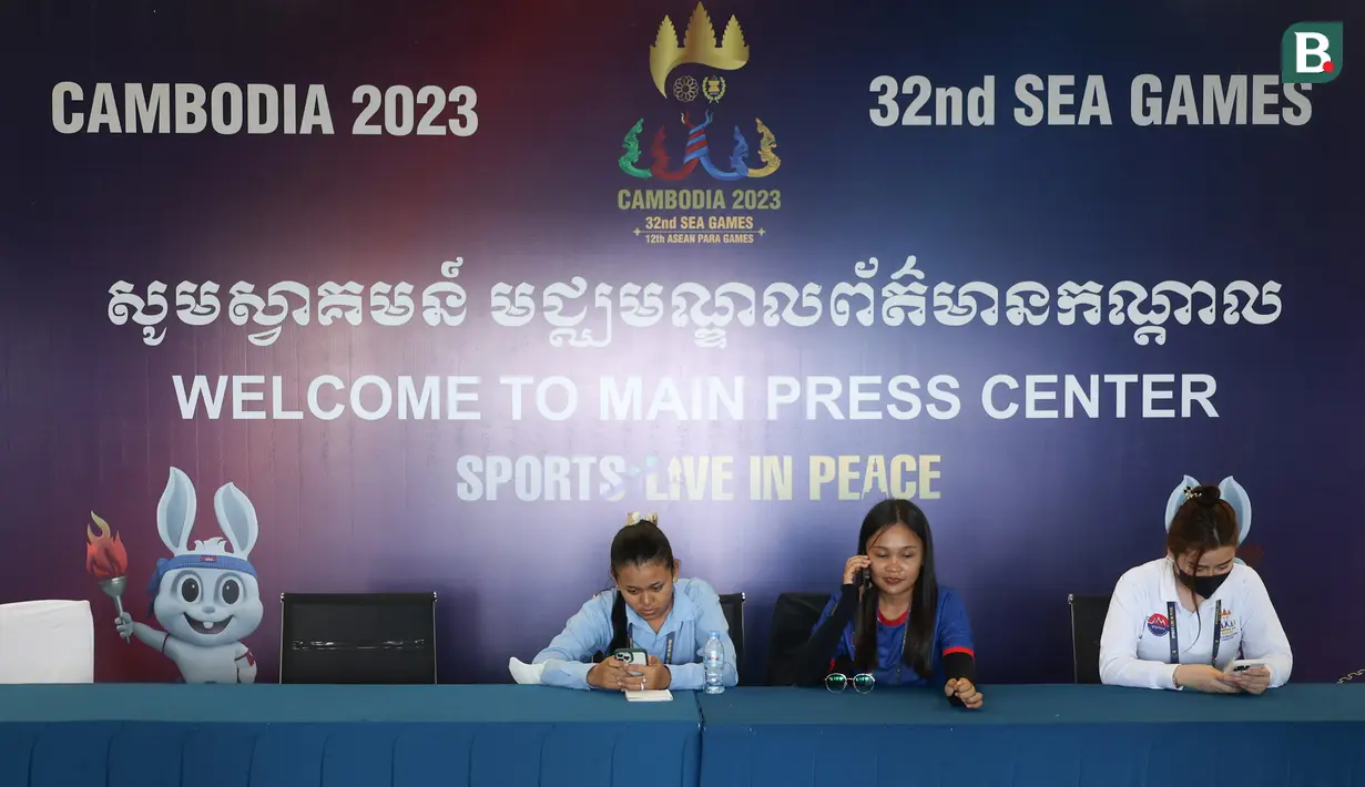 Main Press Center SEA Games 2023 terletak di dalam Morodok Techo Stadium. (Bola.com/Abdul Aziz)