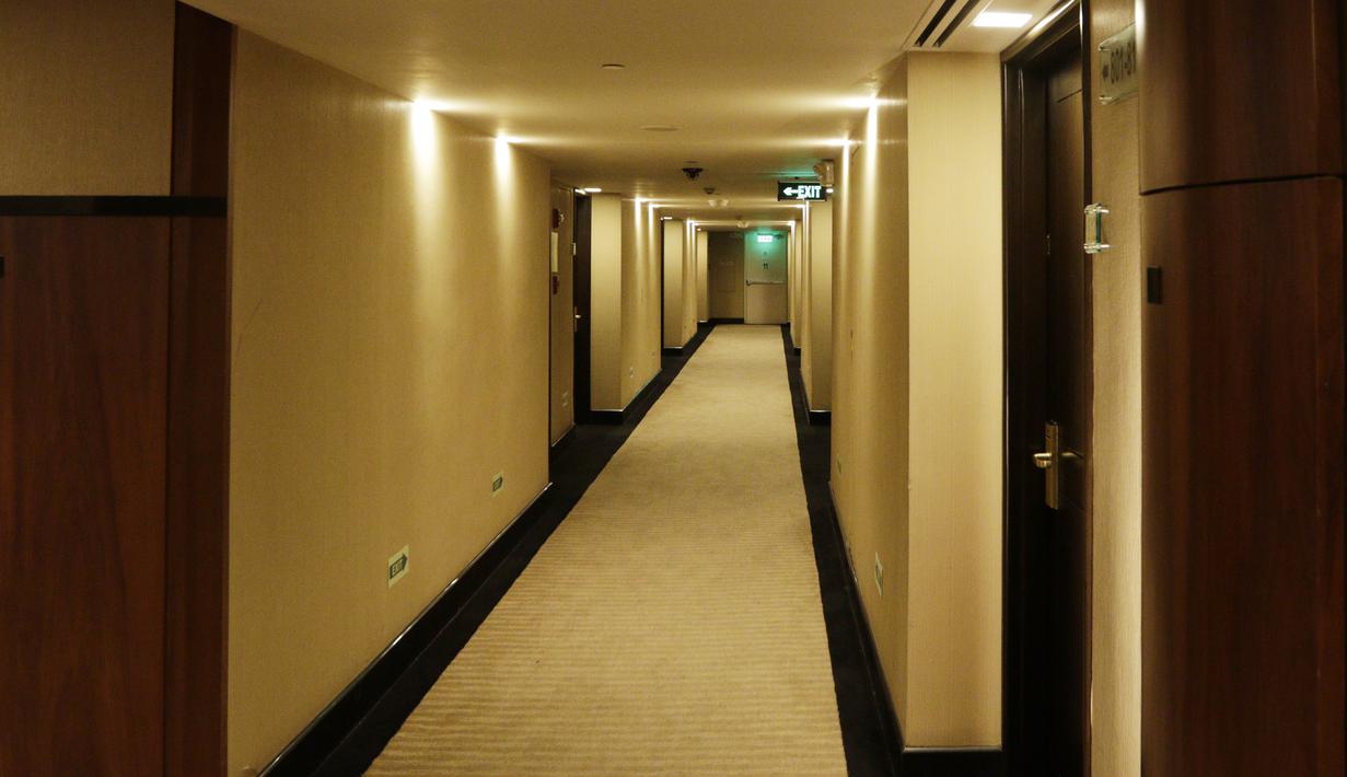 Suasana lorong dari tempat penginapan Timnas Indonesia U-22 di Hotel Jen, Manila, Sabtu (23/11). Hotel tersebut akan menjadi tempat menginap tim Garuda Muda selama ajang SEA Games 2019. (Bola.com/ M Iqbal Ichsan)