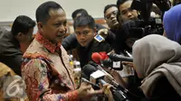 Kepala BNPT Komjen Pol Tito Karnavian memberikan keterangan kepada awak media usai mengikuti RDP dengan Komisi III DPR di Jakarta, Rabu (13/4). RDP membahas  Pelaksanaan tupoksi BNPT serta kendala dan hambatan yang dihadapi. (Liputan6.com/Johan Tallo)