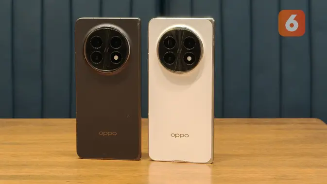 <p>Oppo Find N5 varian Cosmic Black dan White Misty. (Liputan6.com/ Yuslianson)</p>
