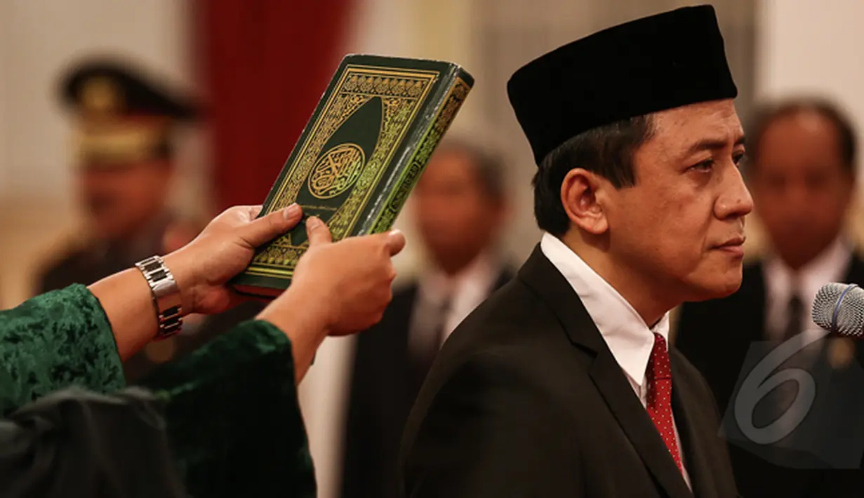 Triawan Munaf saat sumpah jabatan sebagai Kepala Badan Ekonomi Kreatif di Istana Negara, Jakarta, Senin (26/1/2015). (Liputan6.com/Faizal Fanani)