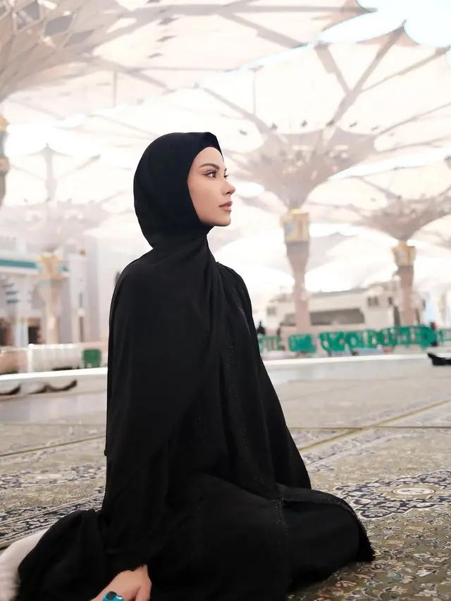 Momen Alyssa Daguise Umrah Bersama Ibu. (instagram/alyssadaguise)