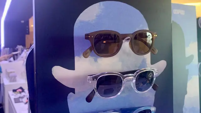 Intip Koleksi Kacamata Bergaya Retro dari IZIPIZI x René Magritte