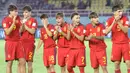 <p>Para pemain starting XI Timnas Spanyol U-17 saling menyemangati jelang bertanding melawan Kanada U-17 dalam pertandingan babak penyisihan Grup B Piala Dunia U-17 di Stadion Manahan, Solo, Jumat (10/11/2023). (Bola.com/Arief Bagus)</p>