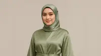 5 Model Tunik Brokat 2025 untuk Hijaber yang Berbadan Gemuk, Tampil Tetap Stylish