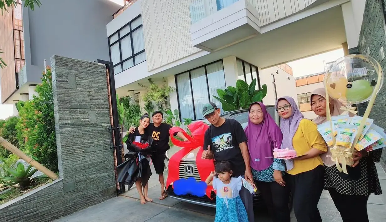 Bella Bonita (Sumber: Instagram/denny_caknan)