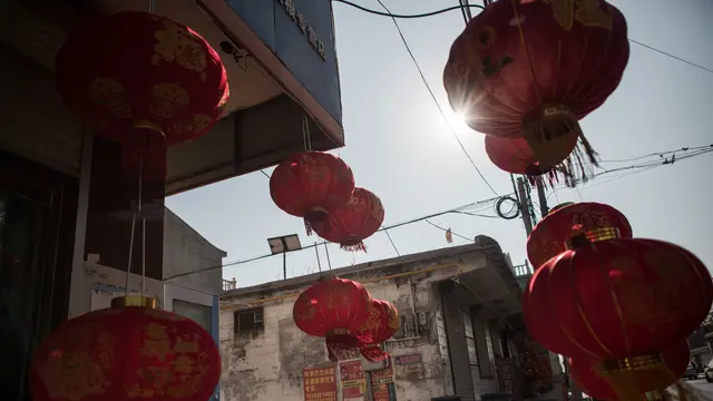 Pembuatan Lampion Imlek