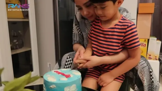 Genap Berusia 5 Tahun, Ini 6 Momen Kejutan Ulang Tahun Rafathar Malik Ahmad