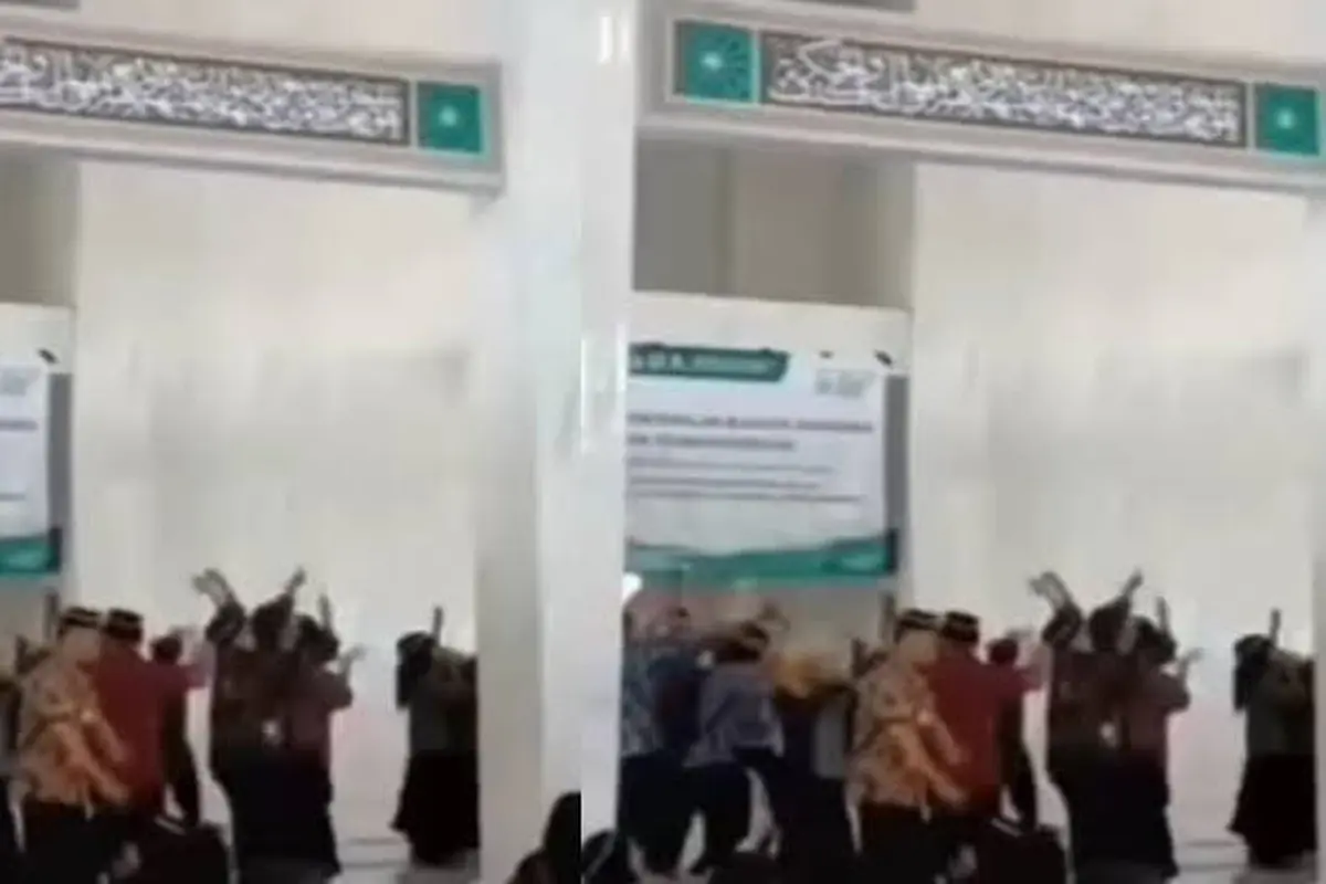 Nampak kerumunan mahasiswa berjoget di dalam bangunan masjid  di kawasan kampus UIN KHAS Jember (Istimewa)