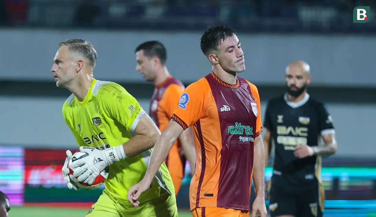 Pemain Borneo FC, Mariano Peralta, tampak kecewa setelah gagal mencetak gol ke gawang Dewa United dalam pekan ke-22 BRI Super League 2025/2026 di Stadion Indomilk Arena, Tangerang, pada Minggu (22/2/2026). (Bola.com/M Iqbal Ichsan)