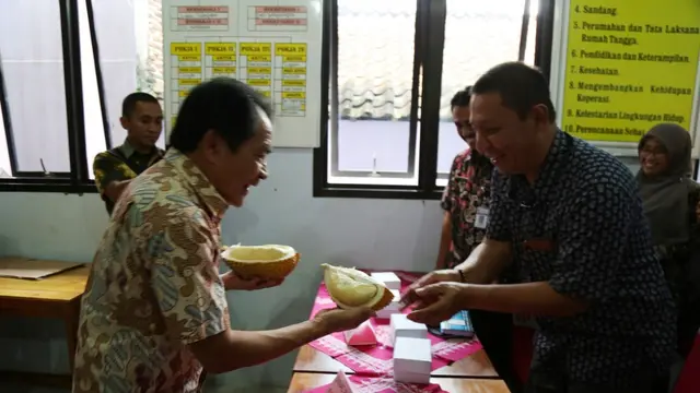 Pameran produk unggulan Banjarnegara, termasuk durian lokal unggulan. (Foto: Liputan6.com/Dinkominfo PBG/Muhamad Ridlo)