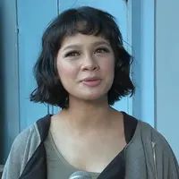 Meskipun kehamilan semakin membesar, Andien tidak mengurangi aktivitas bernyanyinya hingga Januari nanti.