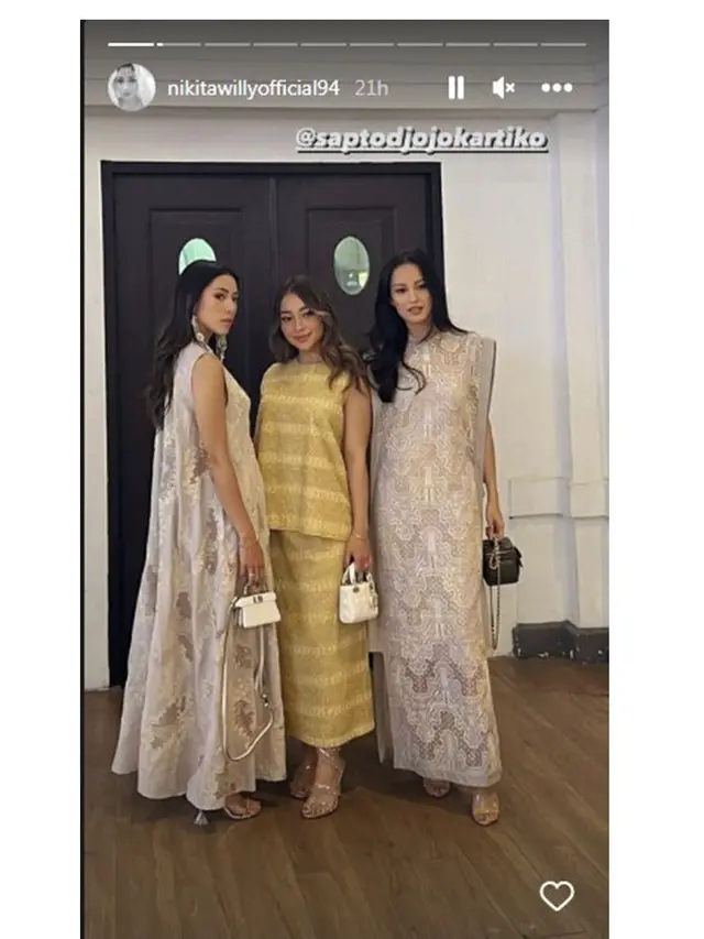 6 Pesona Nikita Willy di Fashion Show Sapto Djojokartiko, Tampil Menawan