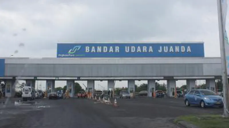 Landasan Pacu Terkelupas, 52 Penerbangan Bandara Juanda Ditunda