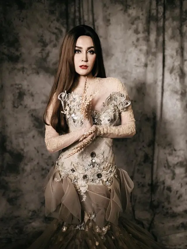 6 Potret Vicy Melanie Pakai Gaun Pengantin, Dikabarkan Segera Nikah dengan Kevin Aprilio