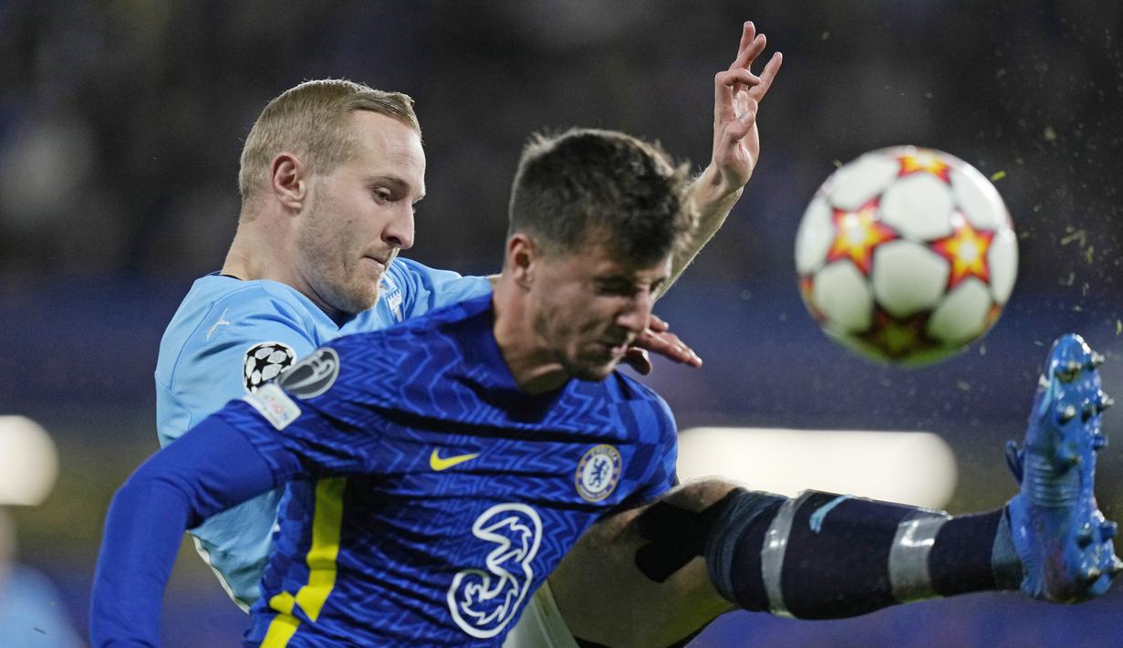 The Blues sukses membungkam wakil Swedia dengan empat gol tanpa balas. (AP/Alastair Grant)