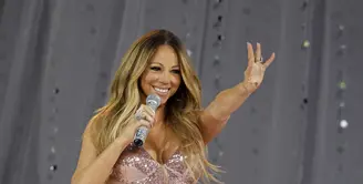 Mariah Carey dibesarkan di salah satu lingkungan termiskin di Long Island. Kemudian, ia pindah ke NYC untuk mencoba keberuntungannya. Dia bertemu seorang eksekutif Columbia Records dan tak lama setelah itu ia diperkenalkan kepada dunia. (Bintang/EPA)