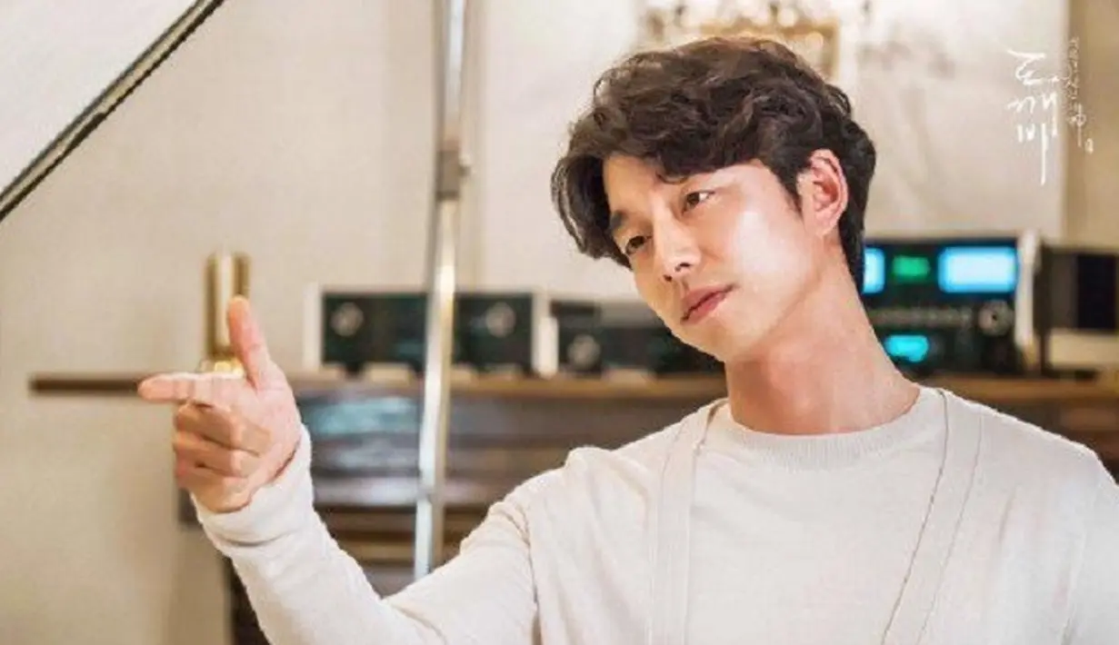 "Aku suka dengan wanita yang penampilannya biasa saja. Aku lebih memilih wanita yang mengenakan sepatu tanpa hak dibandingkan dengan high heels. Aku nyaman melihatnya," tuturnya. (Foto: Soompi.com)