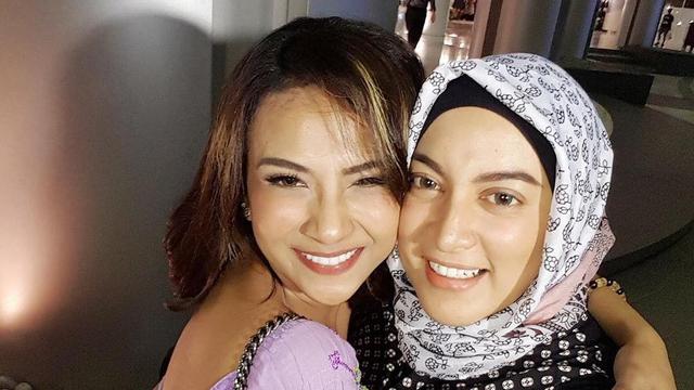 Jane Shalimar dan Vanessa Angel
