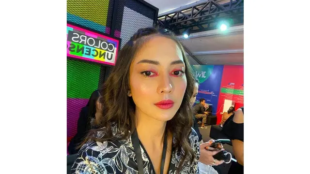 5 Pesona Ririn Dwi Ariyanti dengan Makeup Tebal, Tetap Memesona