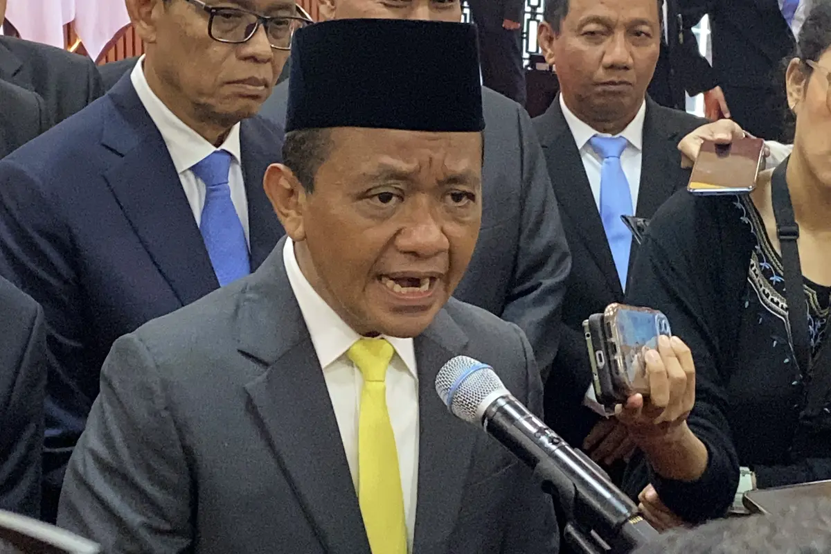 Menteri Energi dan Sumber Daya Mineral (ESDM) Bahlil Lahadalia usai pelantikan pejabat Kementerian ESDM, Rabu (6/5/2026).