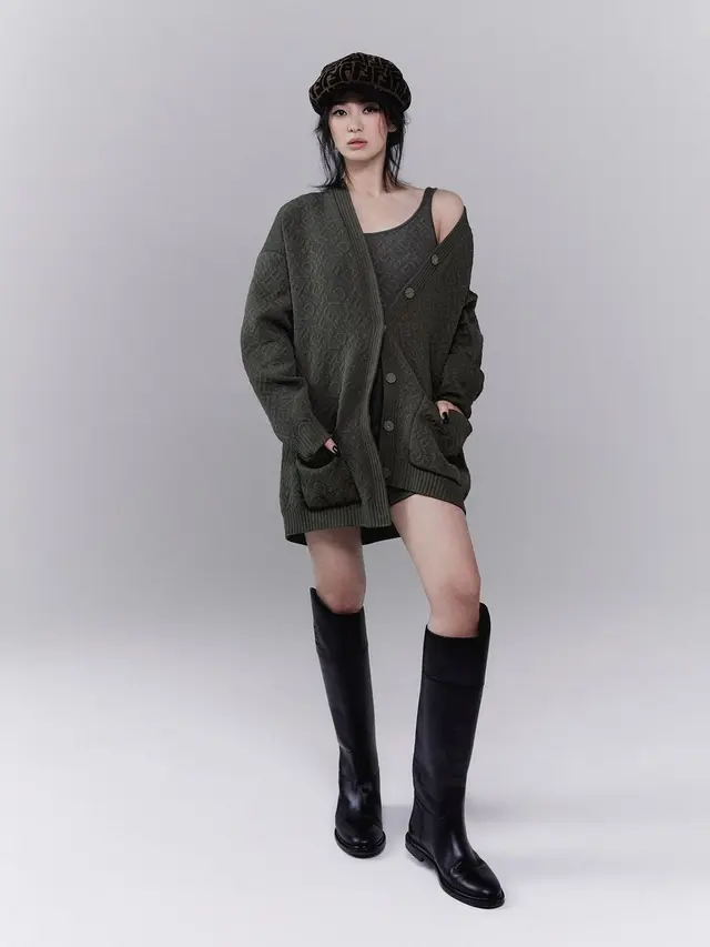 11 Inspirasi Gaya Rambut Song Hye Kyo dengan Poni Tanggung yang Bikin Awet Muda