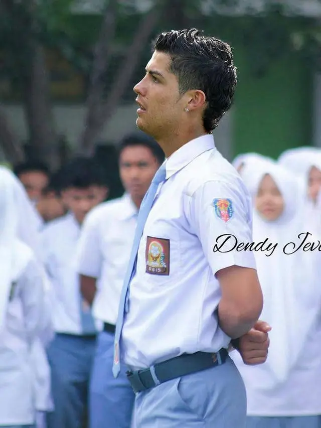 6 Editan Foto Pemain Bola yang Main di Piala Dunia 2022 Jadi Murid di Indonesia, Kocak