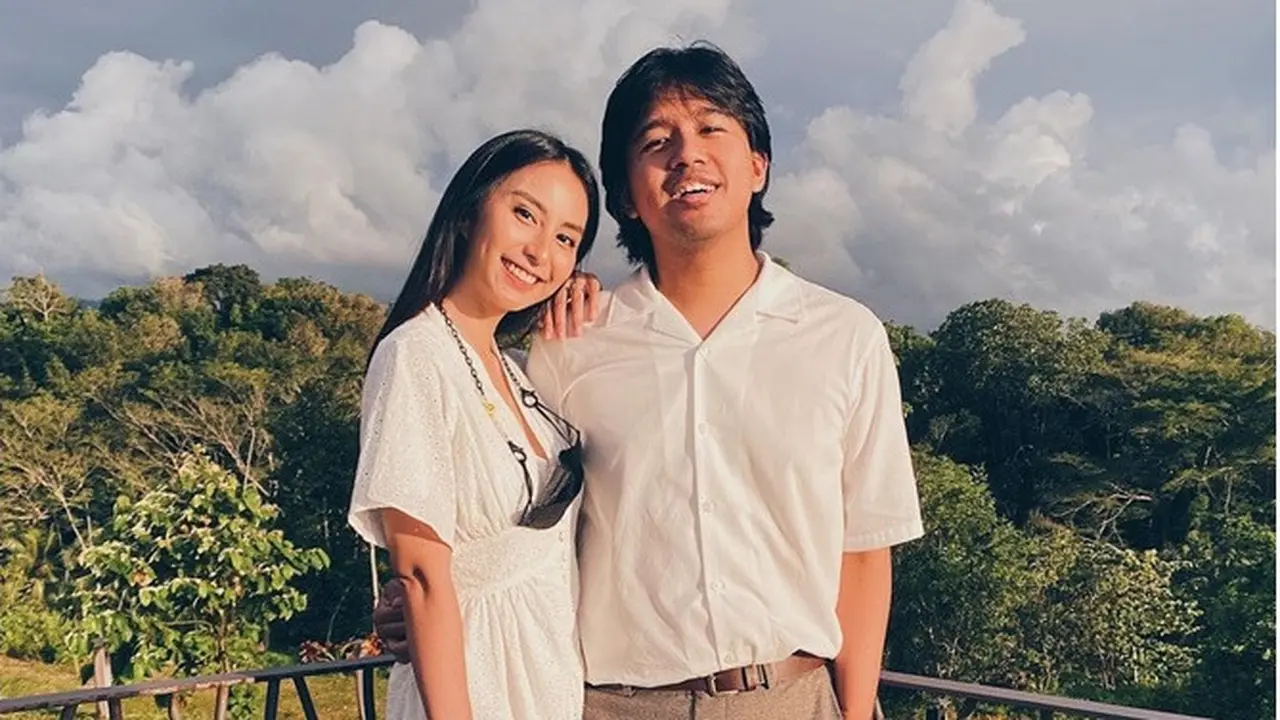 6 Momen Prewedding Joshua Suherman dan Clairine Clay di Bromo, Romantis