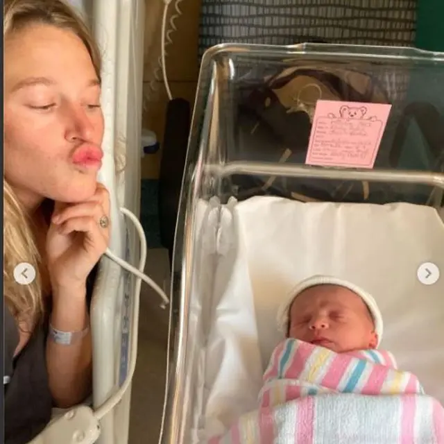 Cerita Model Australia Lahirkan Bayi dari Suaminya yang Sudah Meninggal