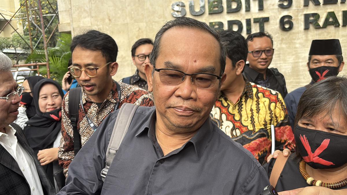 Saiful Mujani Hadiri Pemeriksaan Polda Metro Jaya, Didampingi Sejumlah Tokoh