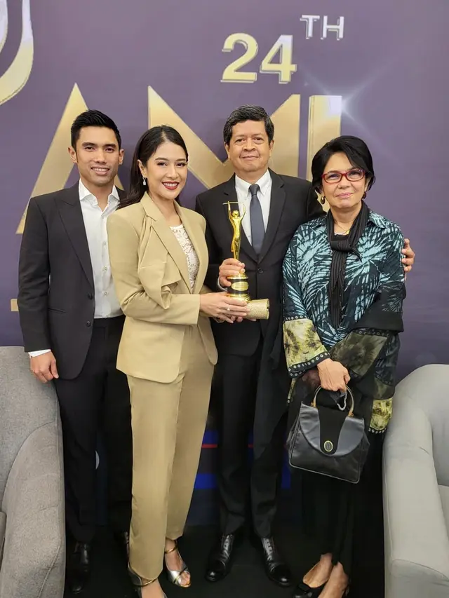 Gaya 7 Seleb Hadiri AMI Awards, Lesty Kejora Curi Perhatian