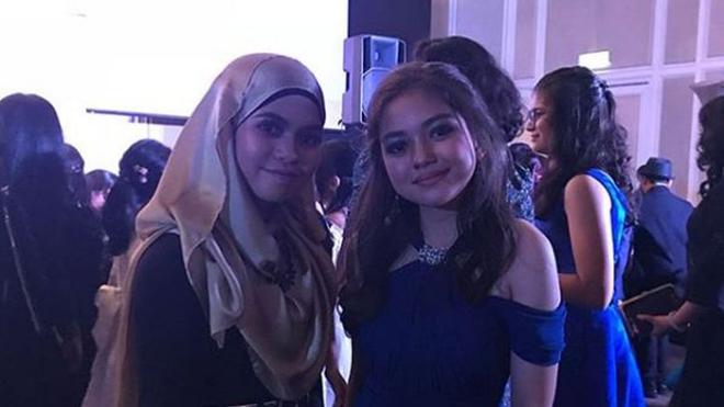 Dandan kayak Orang Dewasa Padahal Masih SD, Foto Gadis Cantik Ini Jadi Viral - Viral Bintang.com