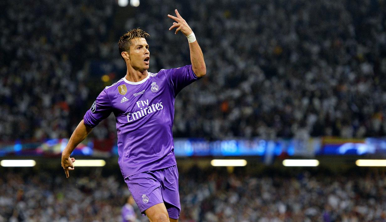 Cristiano Ronaldo (Real Madrid) - Striker. (EPA/Peter Powell)