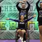 Deb, gadis berkebutuhan khusus memimpin rekan-rekannya dari kursi roda di kompetisi pemandu sorak. Foto :  Australian All Star Cheerleading Federation (AASCF) | Facebook