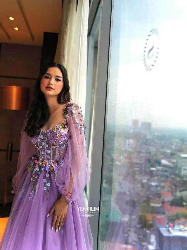 Sarah Menzel tampak menawan (Instagram/ssarah_menzel)