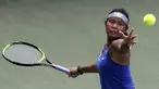 Petenis Indonesia, Rifanty Kahfiani, melakukan servis saat ITF Women's Circuit di Elite Club Epicentrum, Jakarta, Selasa (18/6). Turnamen tingkat internasional ini diikuti sejumlah petenis Asia dan Eropa. (Bola.com/Yoppy Renato)