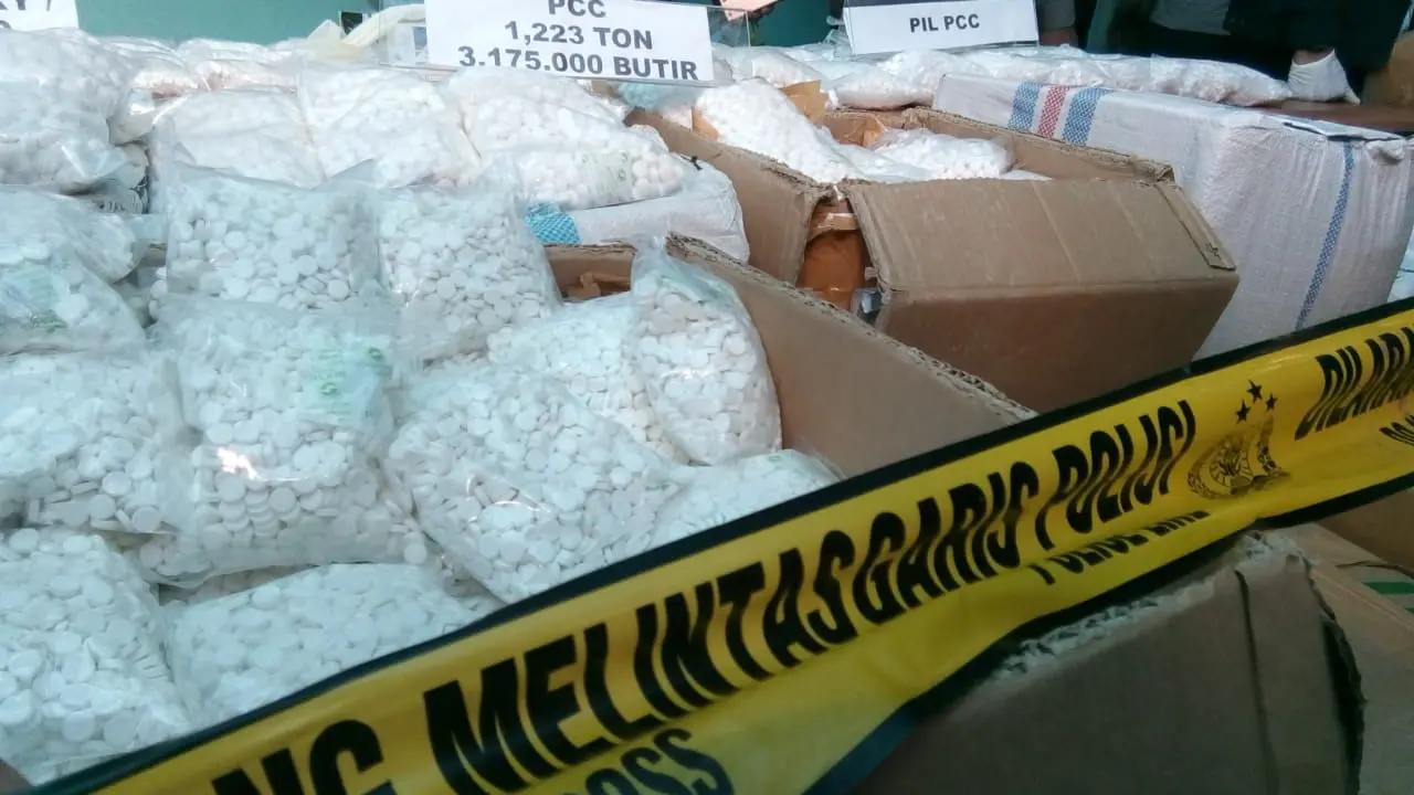 Polisi mengungkap pabrik pembuatan pil PCC di Tangerang