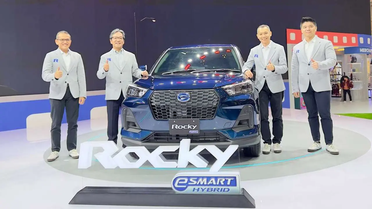 Daihatsu Rocky Hybrid Laris Manis di GIIAS 2025, Konsumsi BBM Tembus 34,5 Km/L