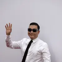 Menurut ungkapan dari pendiri agensi YG Entertainment, Yang Hyun Suk, Psy juga akan membuat comeback sebelum tahun 2015 berakhir. (Bintang/EPA)