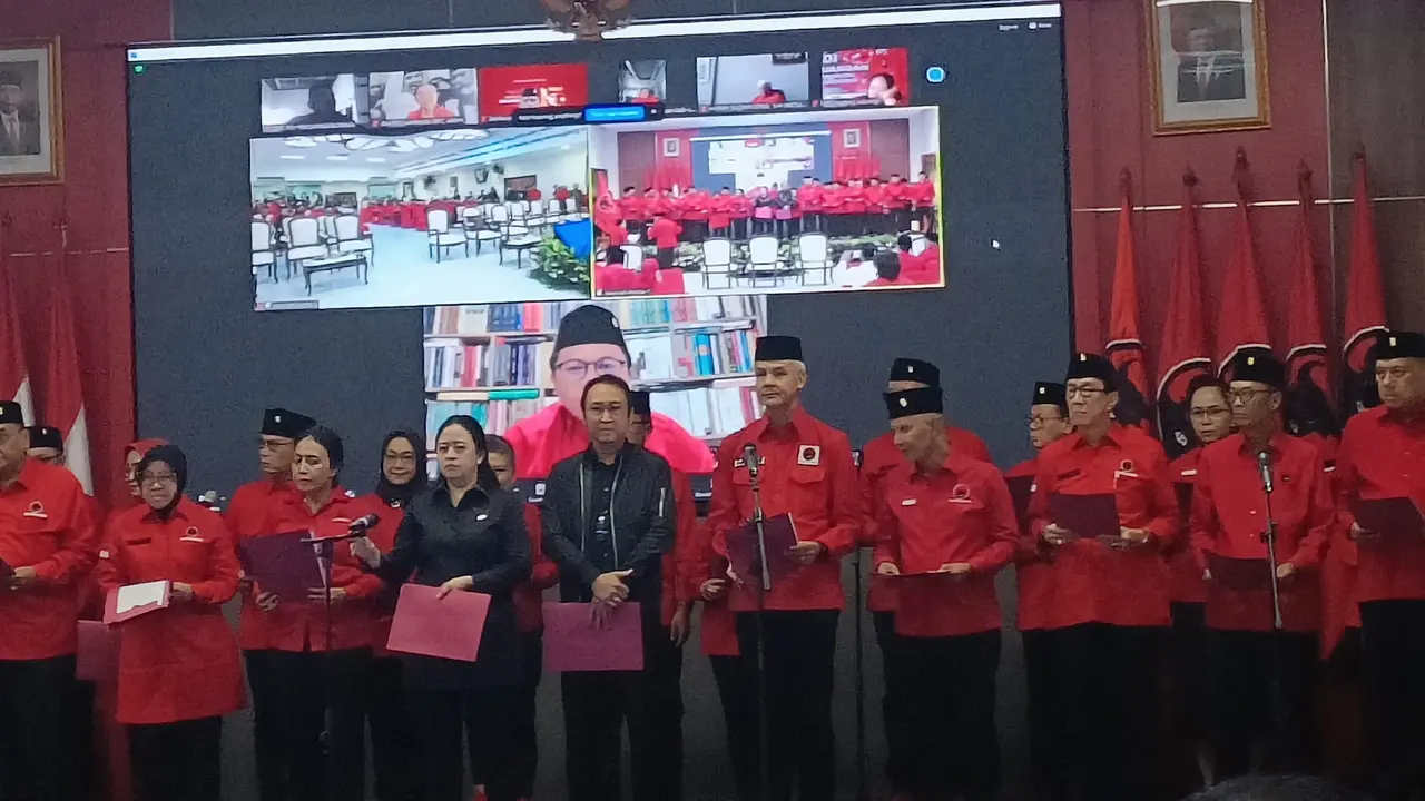 Megawati Soekarnoputri melantik pengurus baru PDIP. Ada Ganjar Pranomo hingga Basuki Tjahaja Purnama atau Ahok, Jumat (5/7/2024).