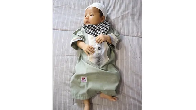 6 Potret Gemas Shaquille Kaili Danuarta Pakai Baju Koko, Terlihat Lucu